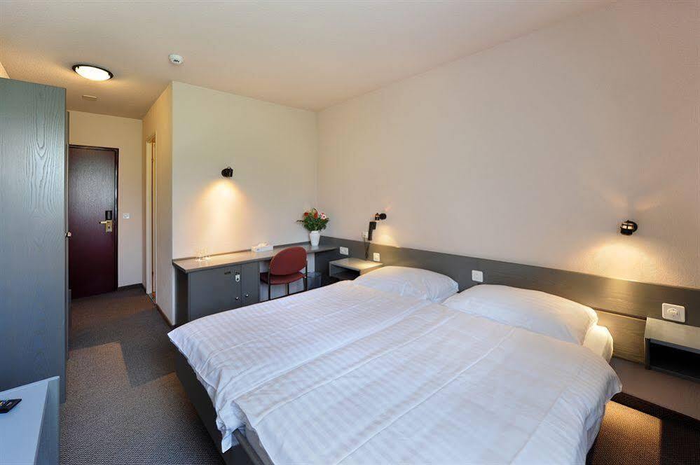 Hotel Des Mosaiques Orbe Buitenkant foto